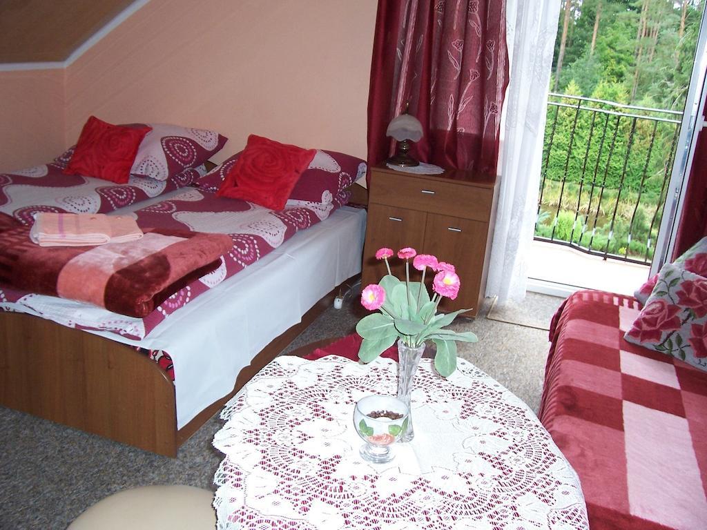 Gosciniec Nad Stawem Villa Szczytno  Phòng bức ảnh