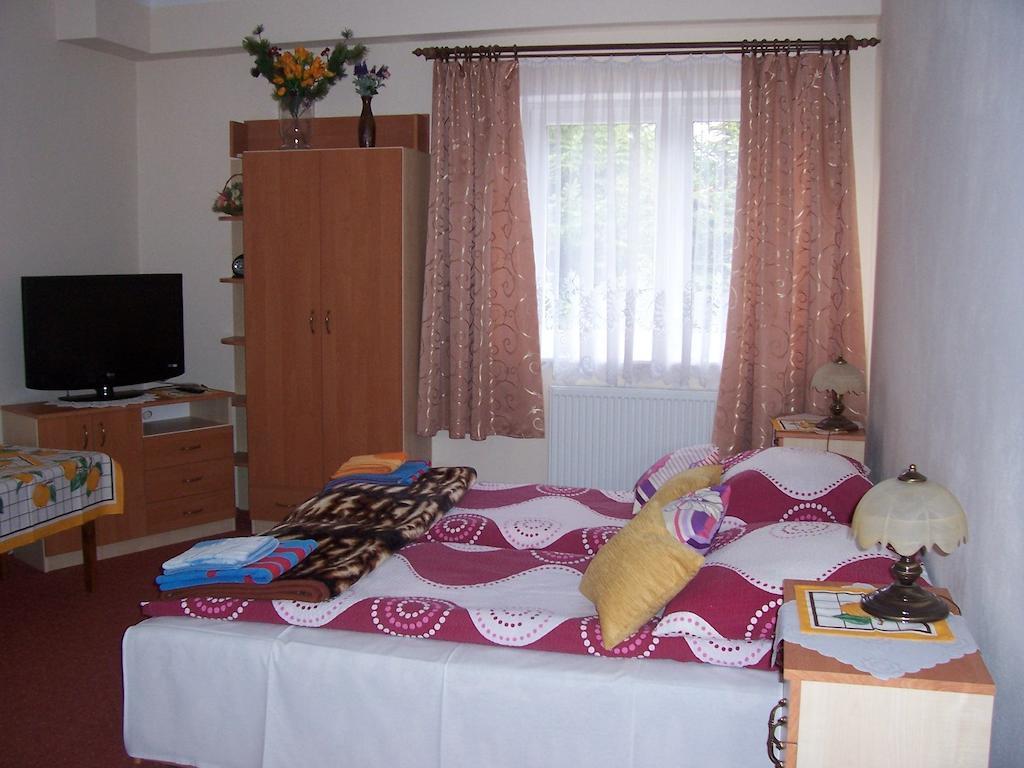 Gosciniec Nad Stawem Villa Szczytno  Phòng bức ảnh