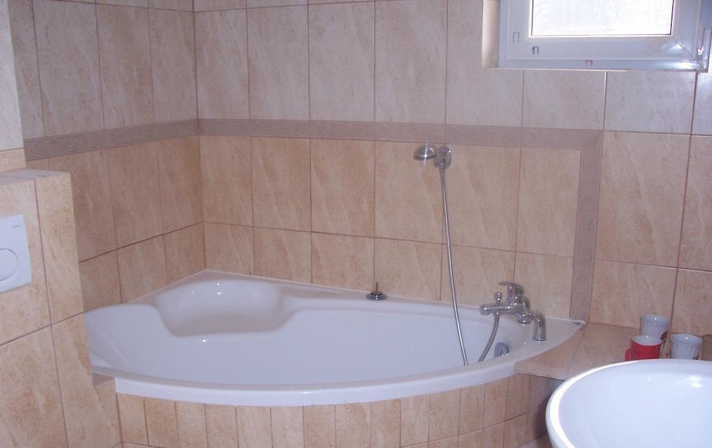 Gosciniec Nad Stawem Villa Szczytno  Phòng bức ảnh